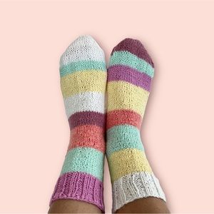 Women’s Color Stripes Socks Hand Knit Size 7-10 NEW Hypoallergenic Microfiber